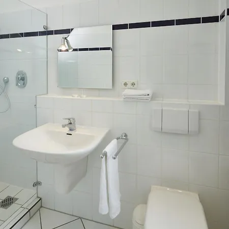 Cremona 3 Apartment *